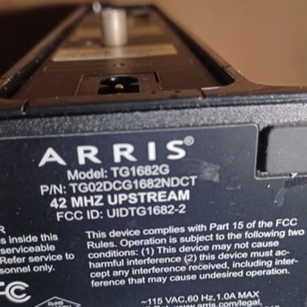 Xfinity ARRIS TG1682G  2.4/5ghz AC Cable Modem Router - Picture 3 of 3